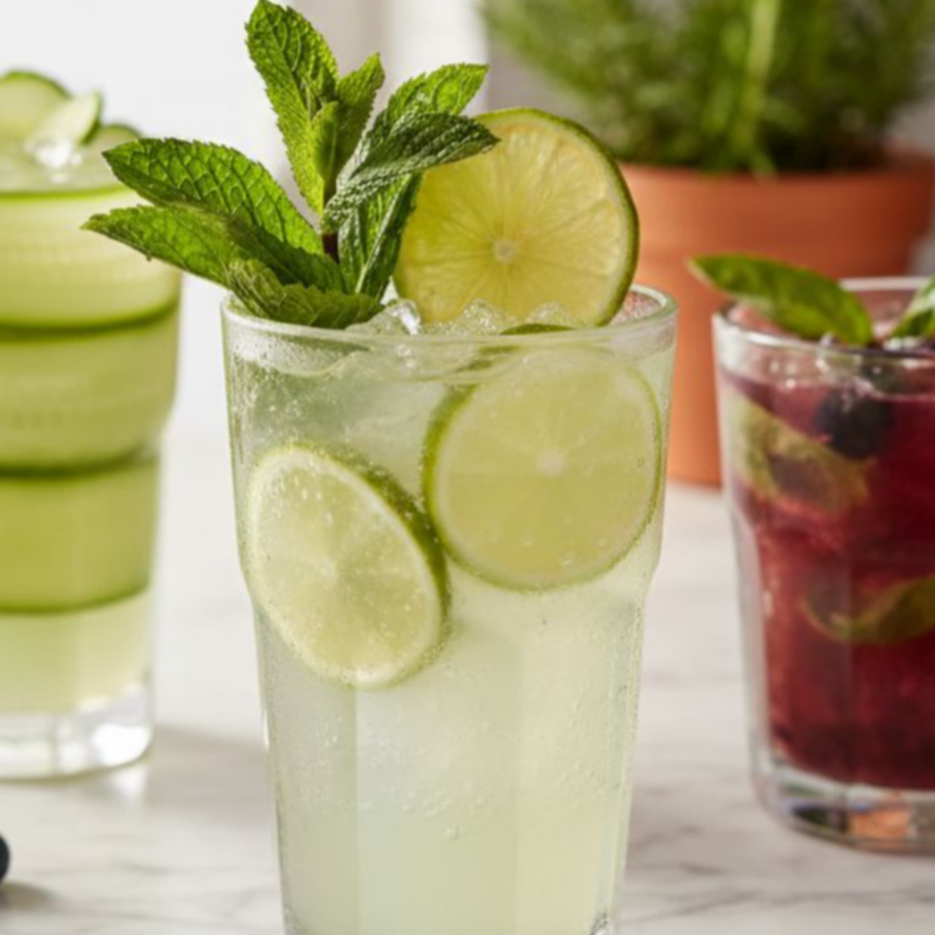 Arte de portada de Non-Alcoholic Cocktails (Mocktails) That Actually Taste Like the Real Thing